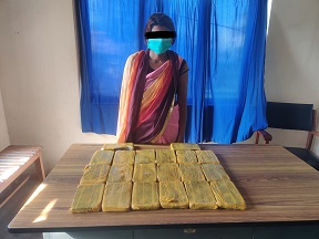 लागु औषध चरेस सहित महिला प्रकाउ